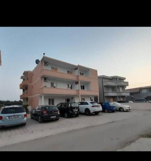 D&e Apartment Donji Stoj